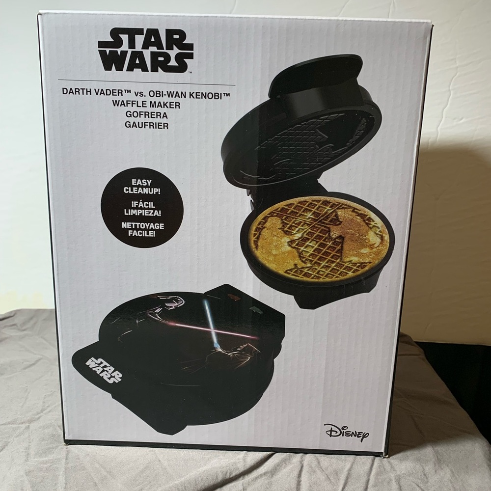 Disney Star Wars Darth Vader vs. Obi-Wan Kenobi Waffle Maker